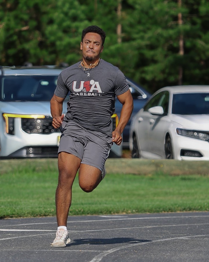 A veteran KPM athlete in a max-velocity speed training session